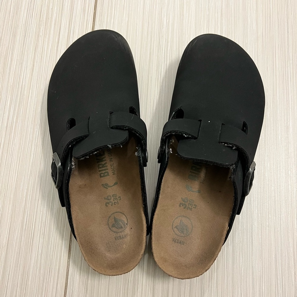 Black Birkenstock Boston Clog